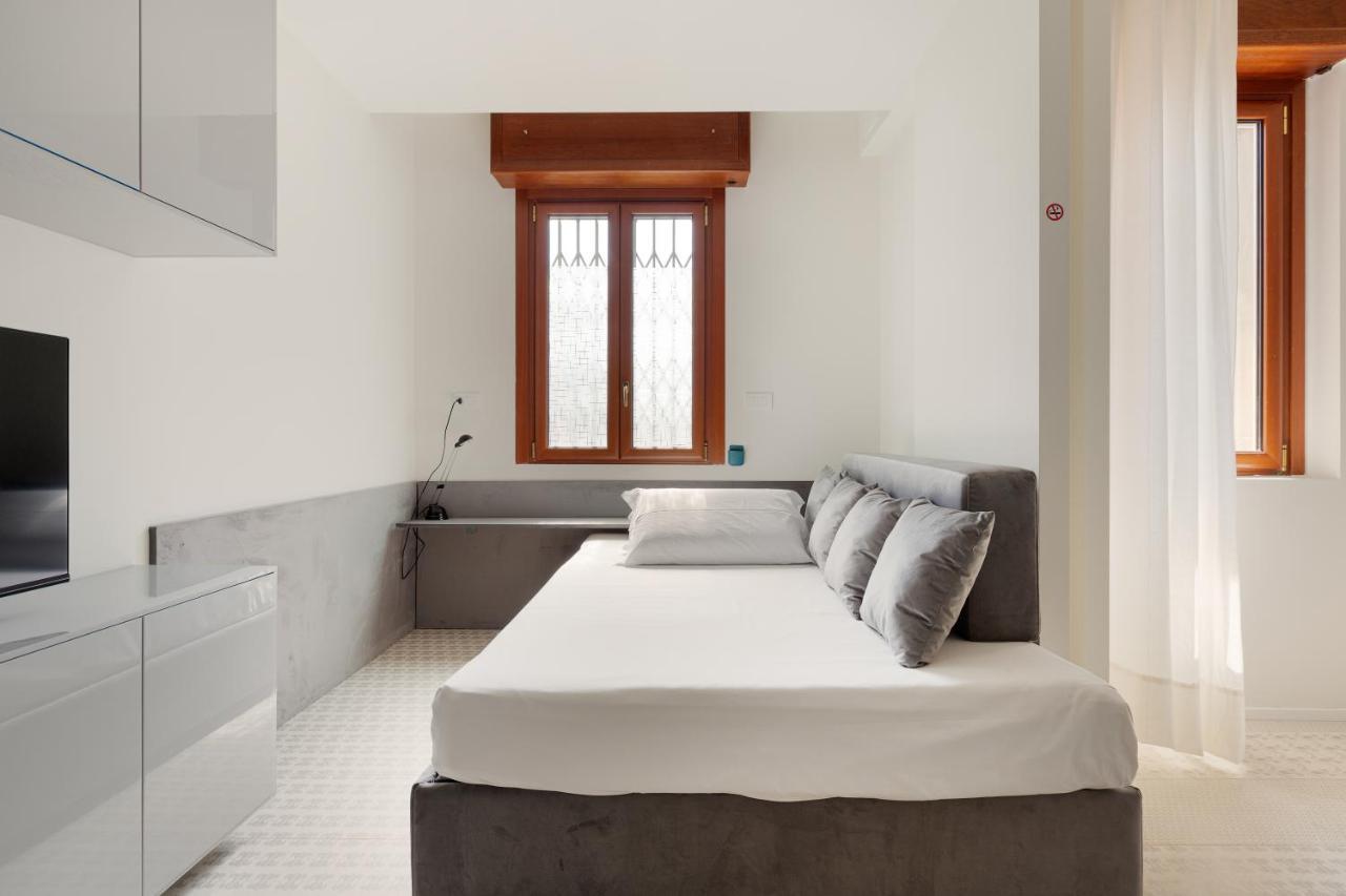 Milano Renovated Studio Apts Extérieur photo