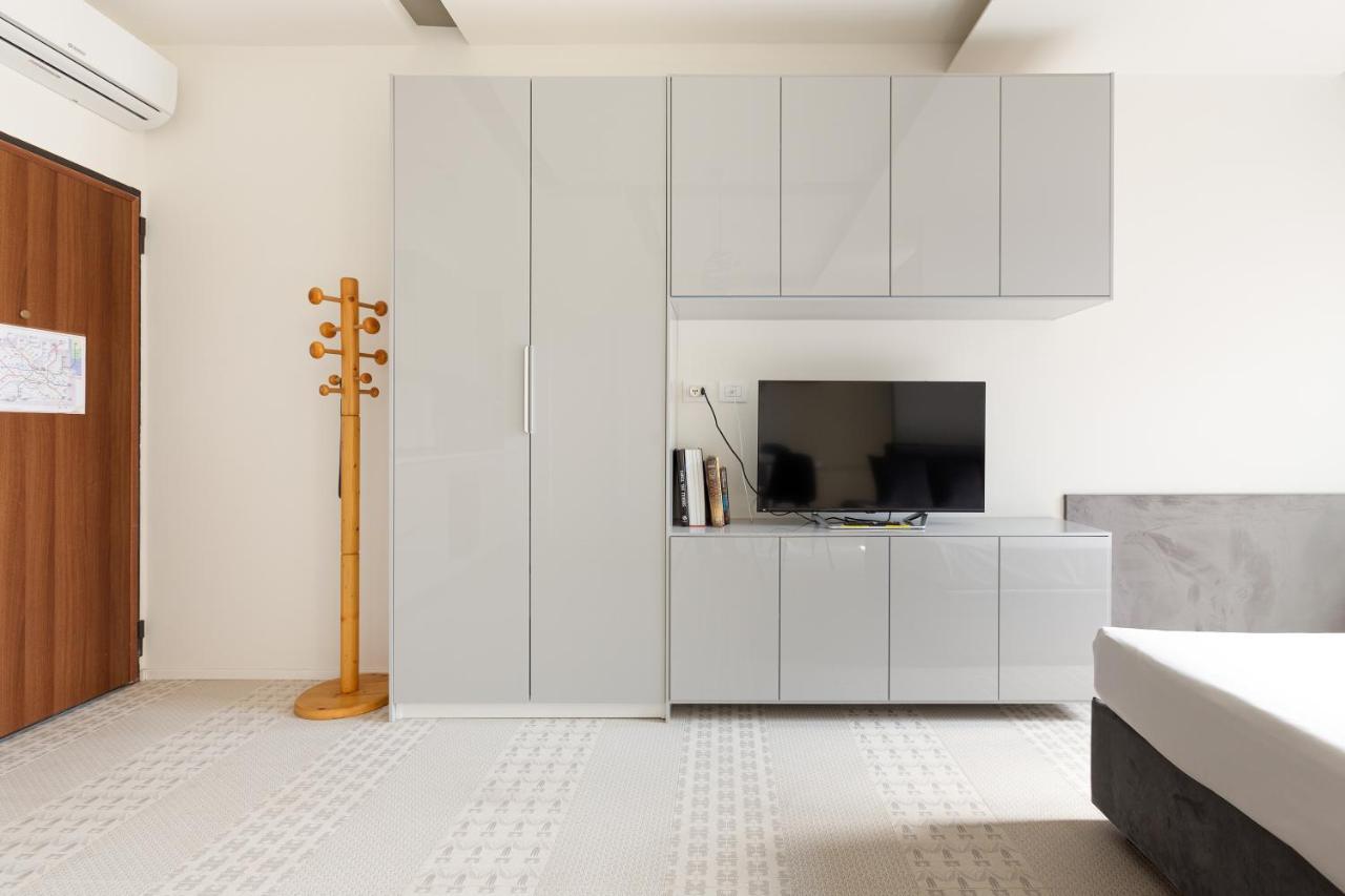 Milano Renovated Studio Apts Extérieur photo